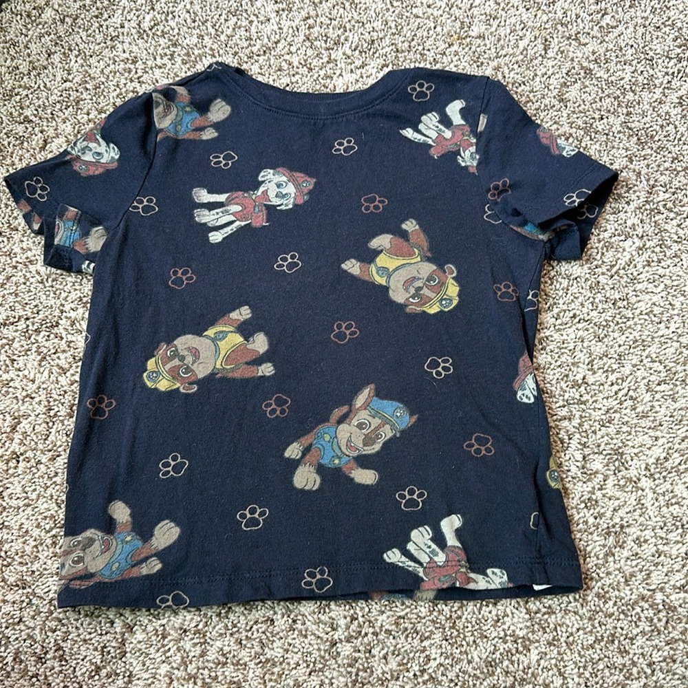 Paw patrol short sleeve top. 5T.